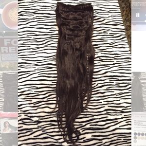 BELLAMI Hair Extensions - Clip In - Used